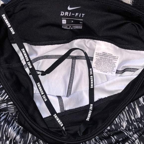 Nike Dri-Fit Capris - Picture 8 of 8